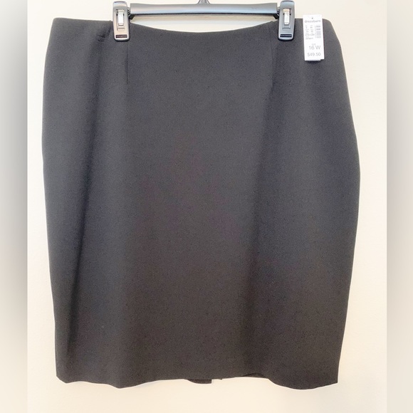 Jones Studio Dresses & Skirts - NWT Jones Studio (16W) Black Lined Skirt with elastic